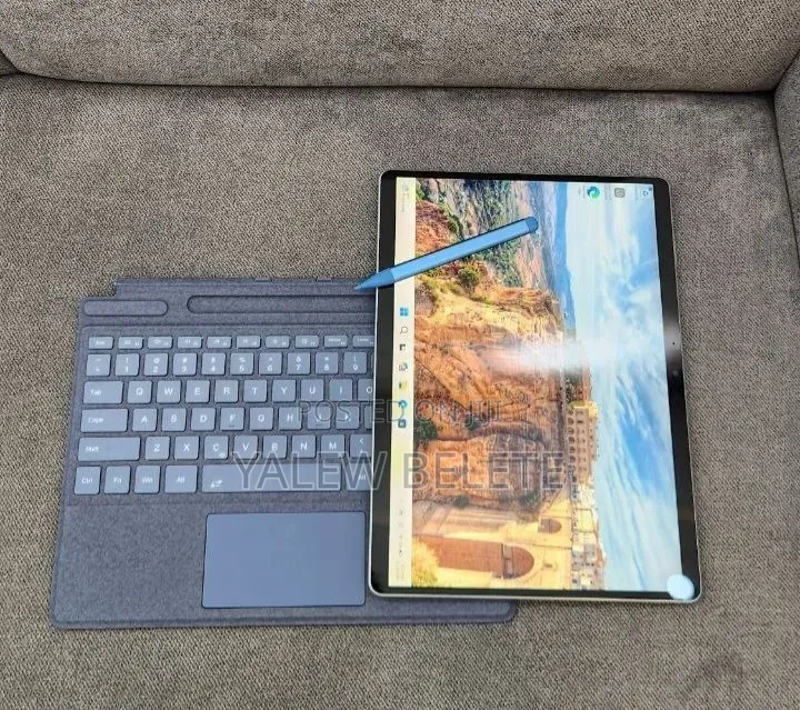New Laptop Microsoft Surface Pro 9 16GB Intel Core i7 SSD 512GB