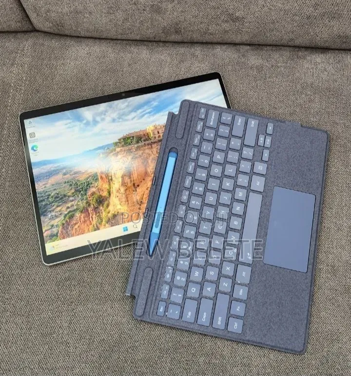 New Laptop Microsoft Surface Pro 9 16GB Intel Core i7 SSD 512GB
