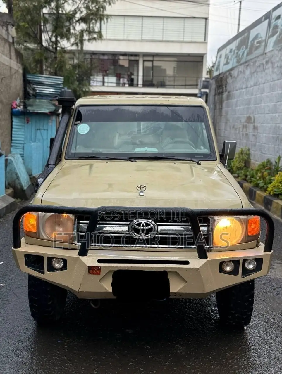 Toyota Land Cruiser 2012 Gold