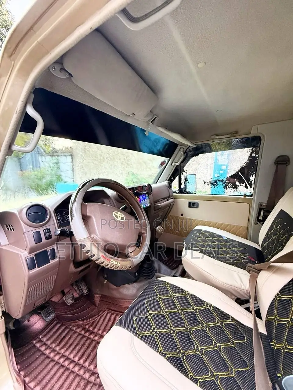 Toyota Land Cruiser 2012 Gold