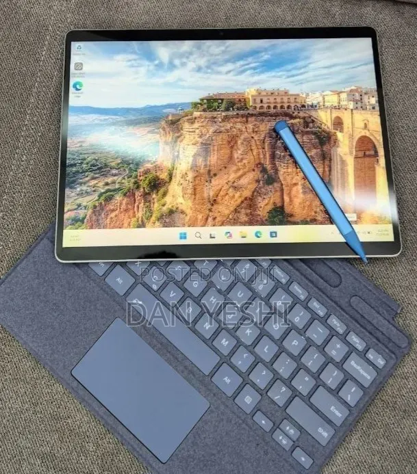 New Laptop Microsoft Surface Pro 9 16GB Intel Core i7 SSD 512GB
