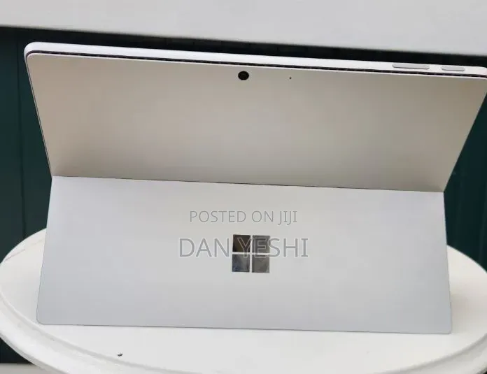 New Laptop Microsoft Surface Pro 9 16GB Intel Core i7 SSD 512GB