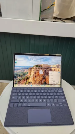 New Laptop Microsoft Surface Pro 9 16GB Intel Core i7 SSD 512GB