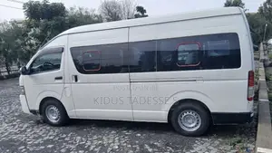 Toyota HiAce 2013 White