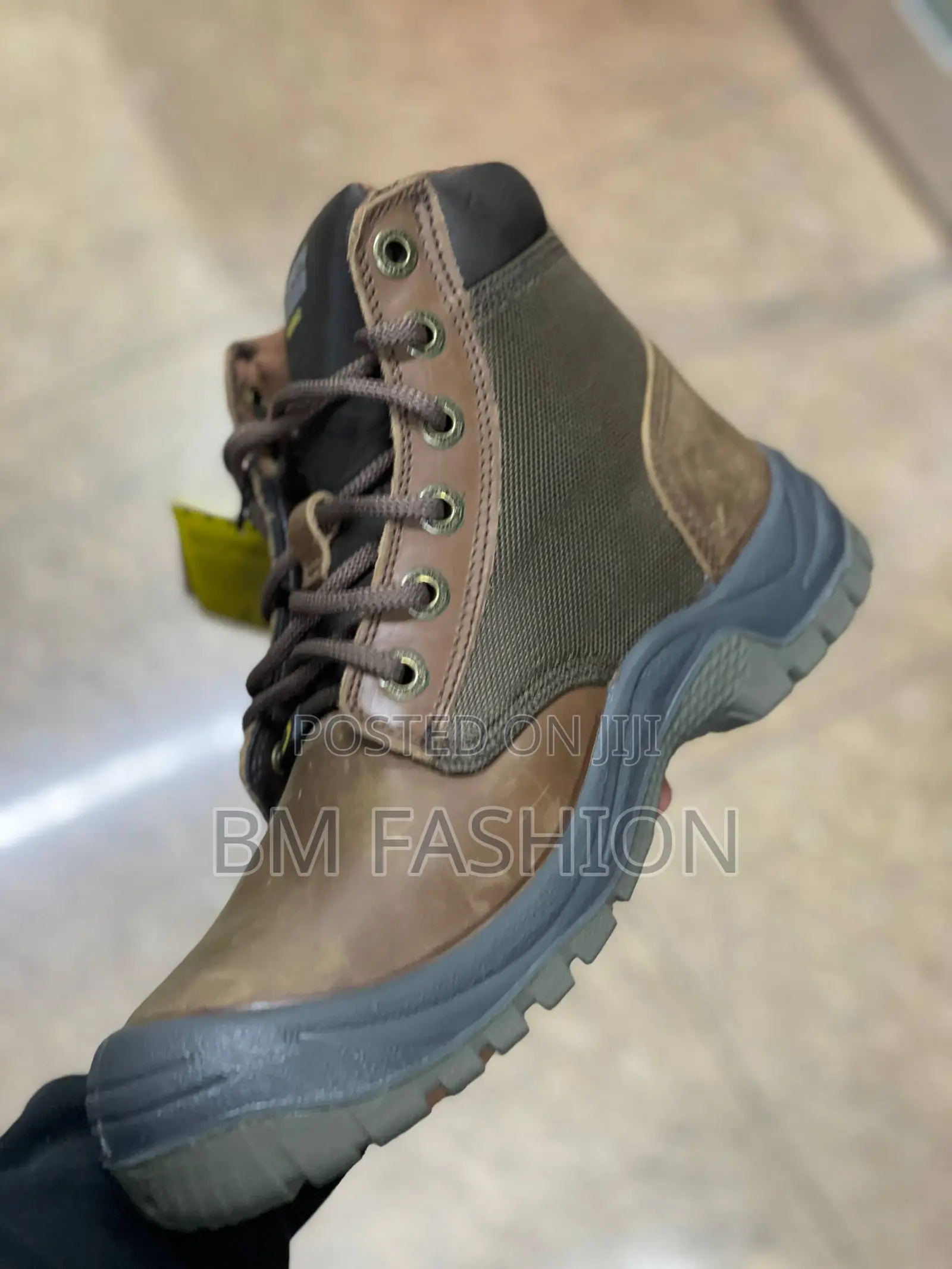 Safety Jogger Medium Cut Steel Toe Working Safety Shoes