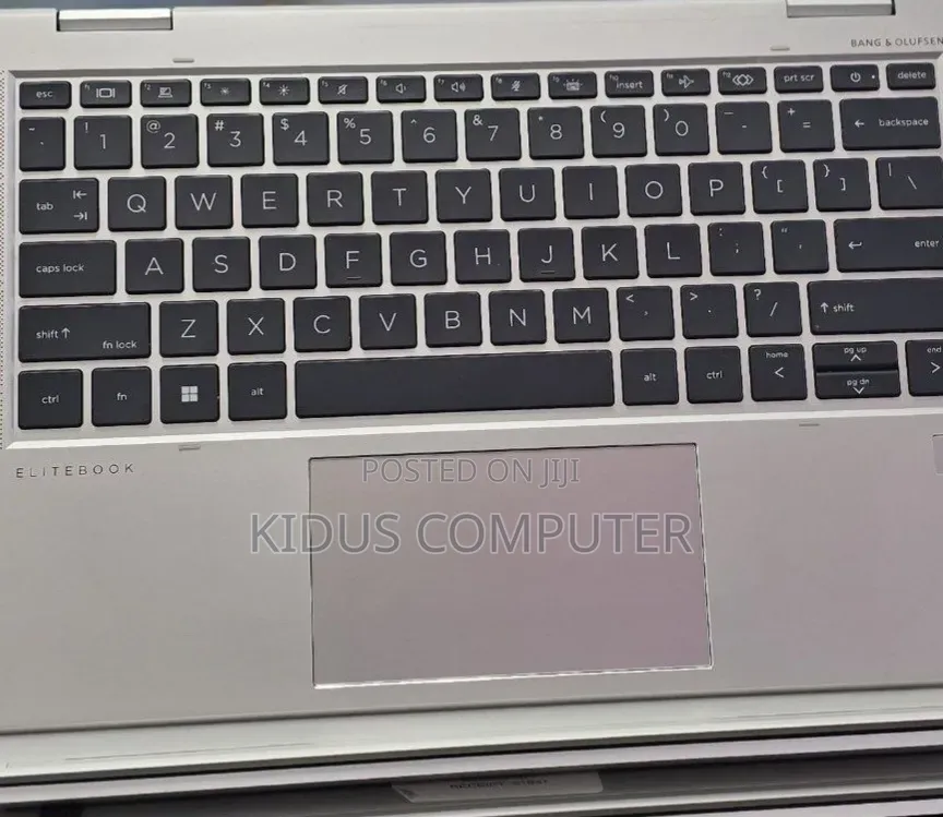 New Laptop HP EliteBook 830 G8 16GB Intel Core i7 SSD 512GB