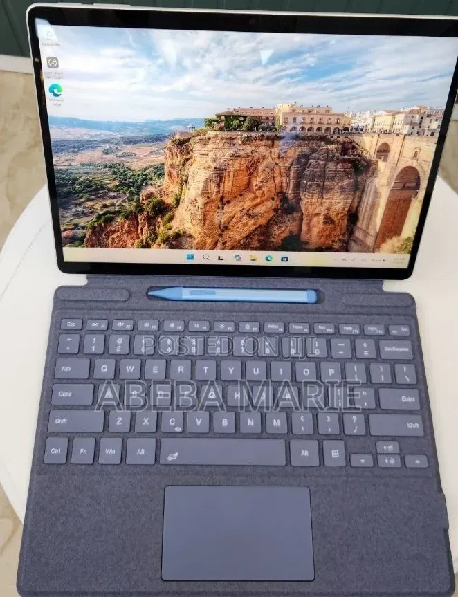 New Laptop Microsoft Surface Pro 9 16GB Intel Core i7 SSD 512GB