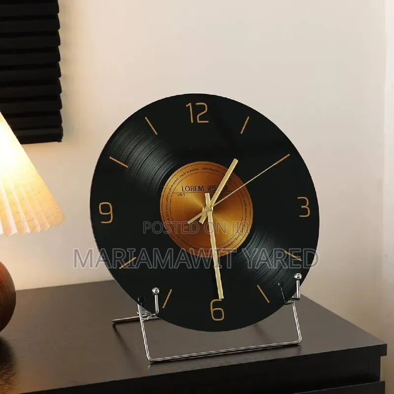 Stylish Vinyl Record Clock