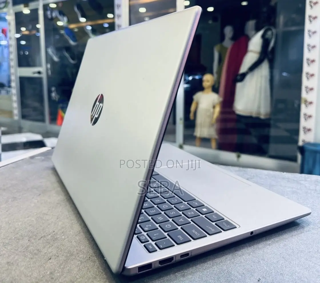 Laptop HP 15-fd1020ns 16GB Intel Core i5 SSD 512GB