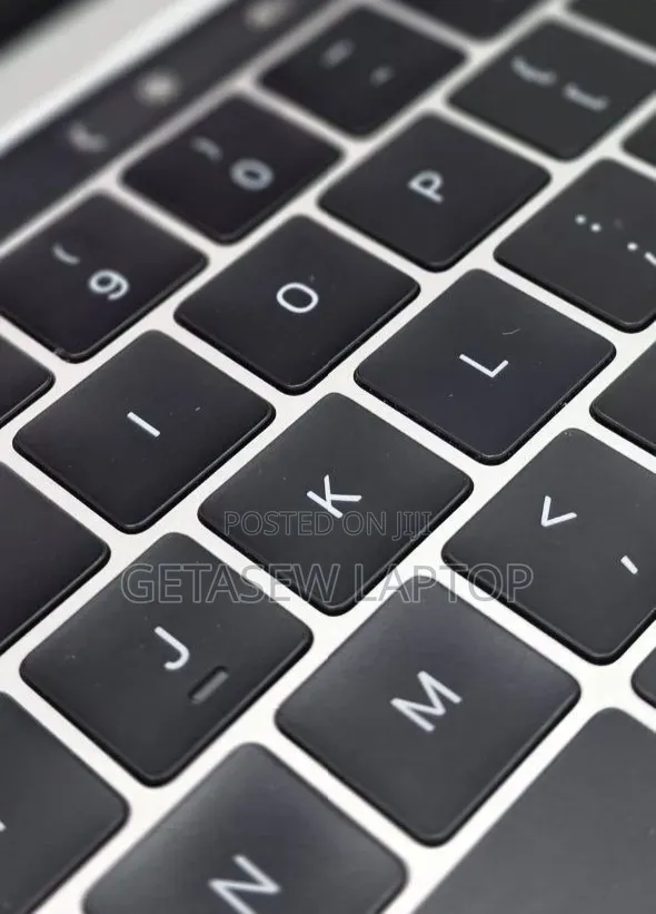New Laptop Apple MacBook Pro 2019 16GB Apple M1 Pro SSD 256GB