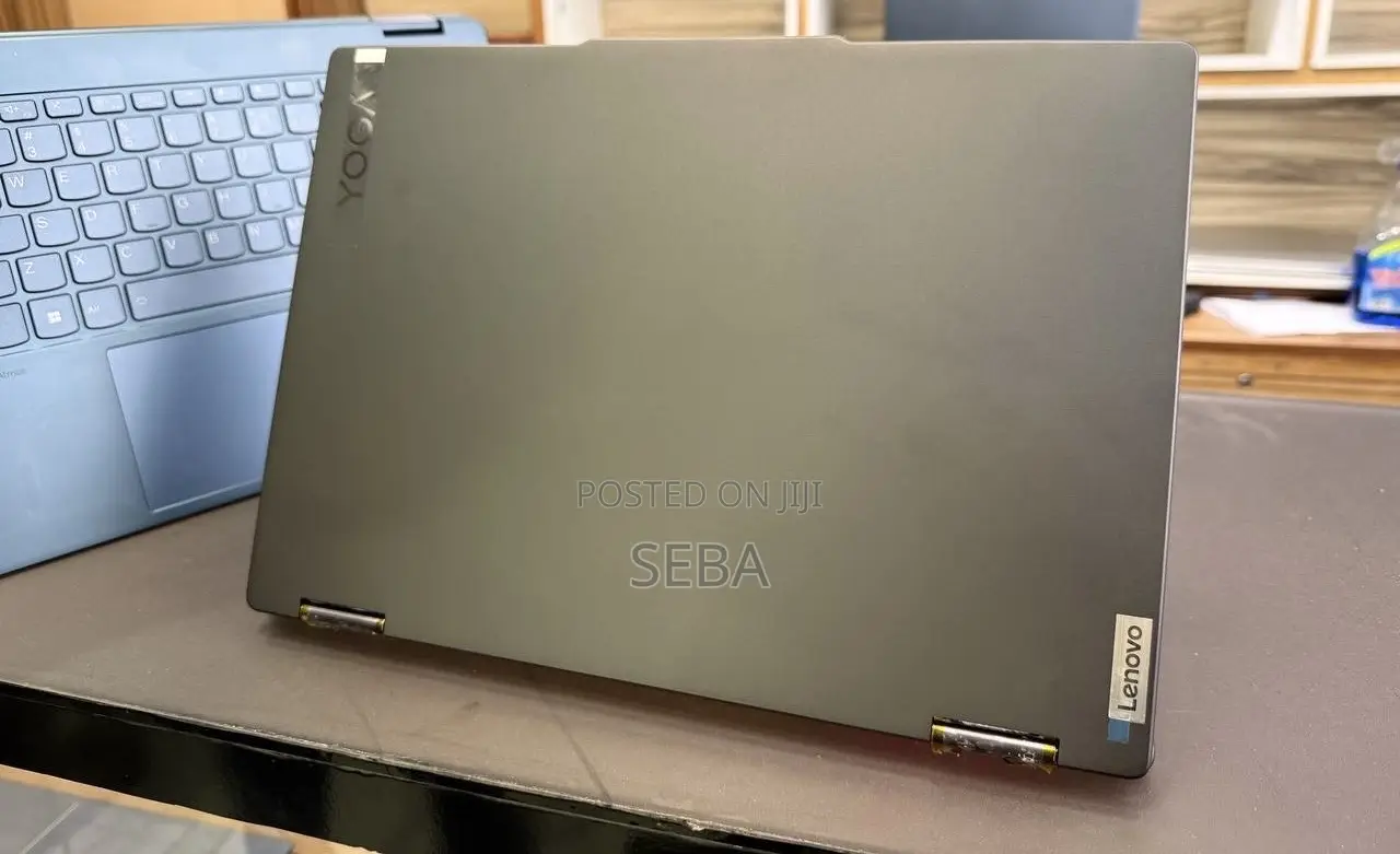 Laptop Lenovo Yoga 330 16GB Intel Core Ultra 7 SSD 512GB