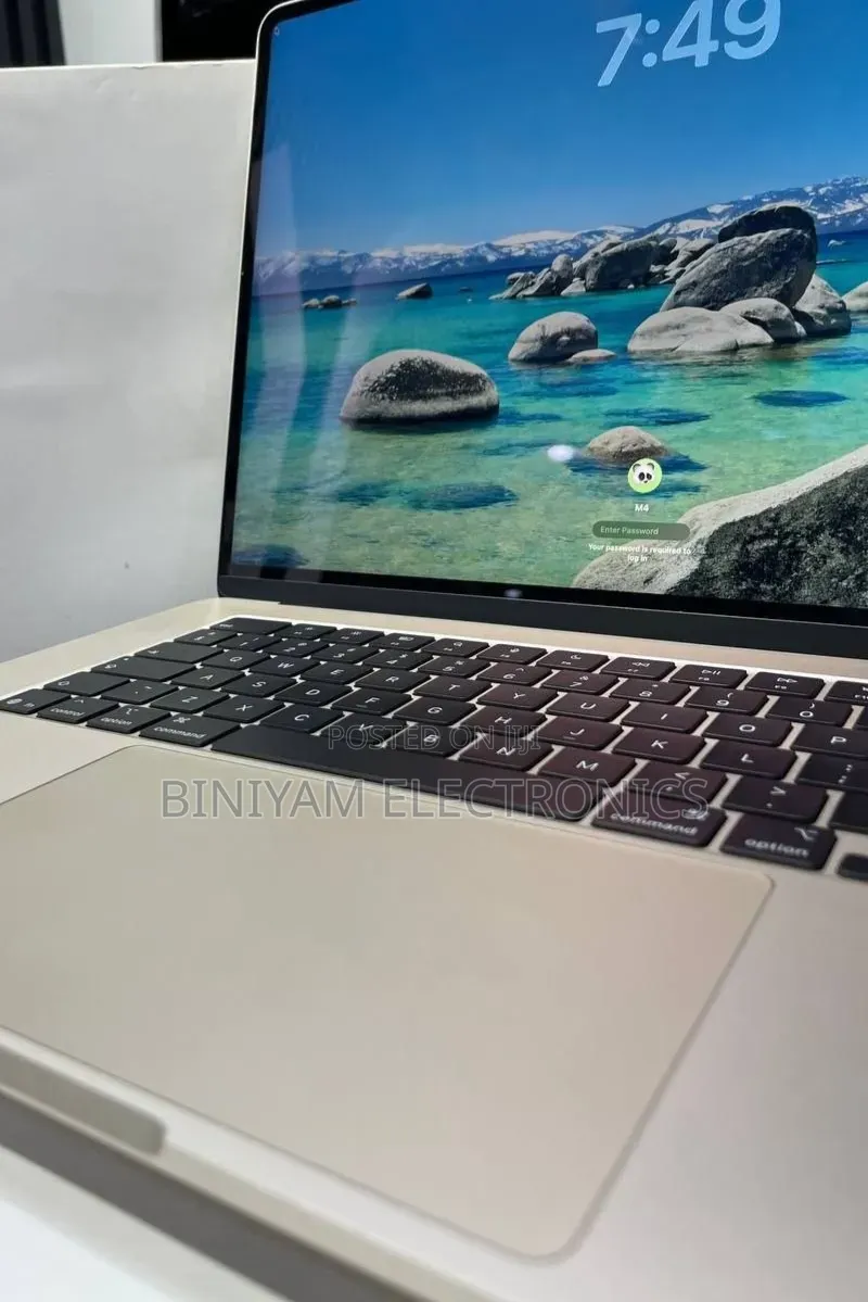 New Laptop Apple MacBook Air 2025 M4 16GB Apple M4 SSD 256GB