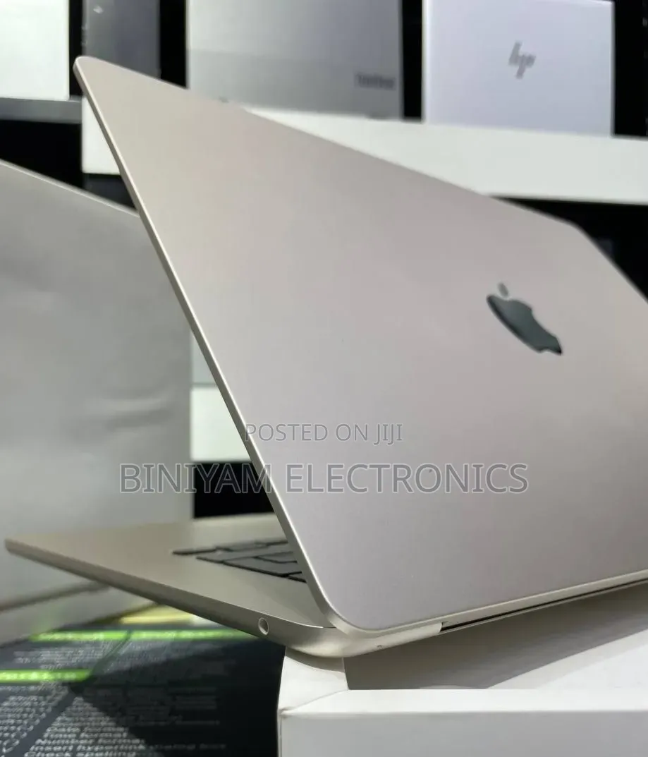 New Laptop Apple MacBook Air 2025 M4 16GB Apple M4 SSD 256GB