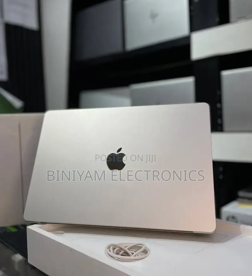 New Laptop Apple MacBook Air 2025 M4 24GB Apple M4 SSD 512GB