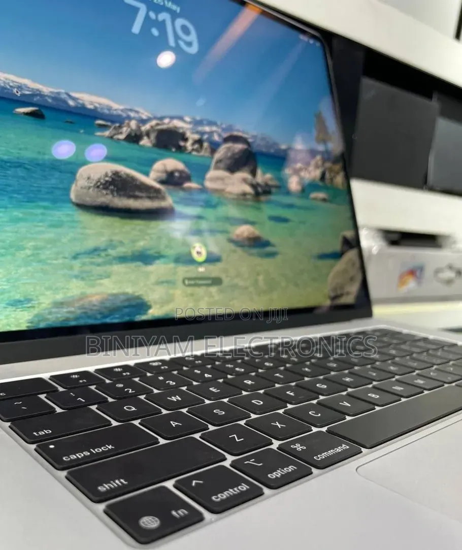 New Laptop Apple MacBook Air 2025 M4 24GB Apple M4 SSD 512GB