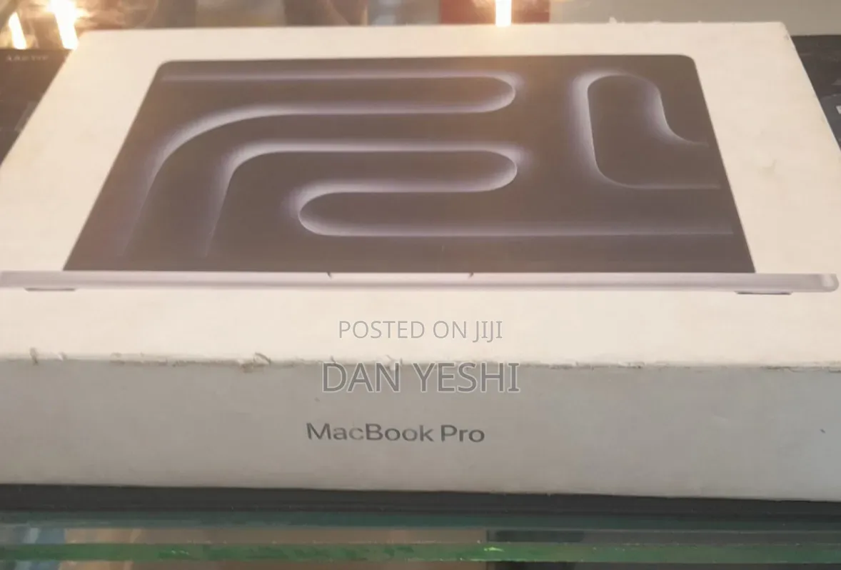 New Laptop Apple MacBook Pro 2025 M5 16GB Apple M5 Pro SSD 512GB