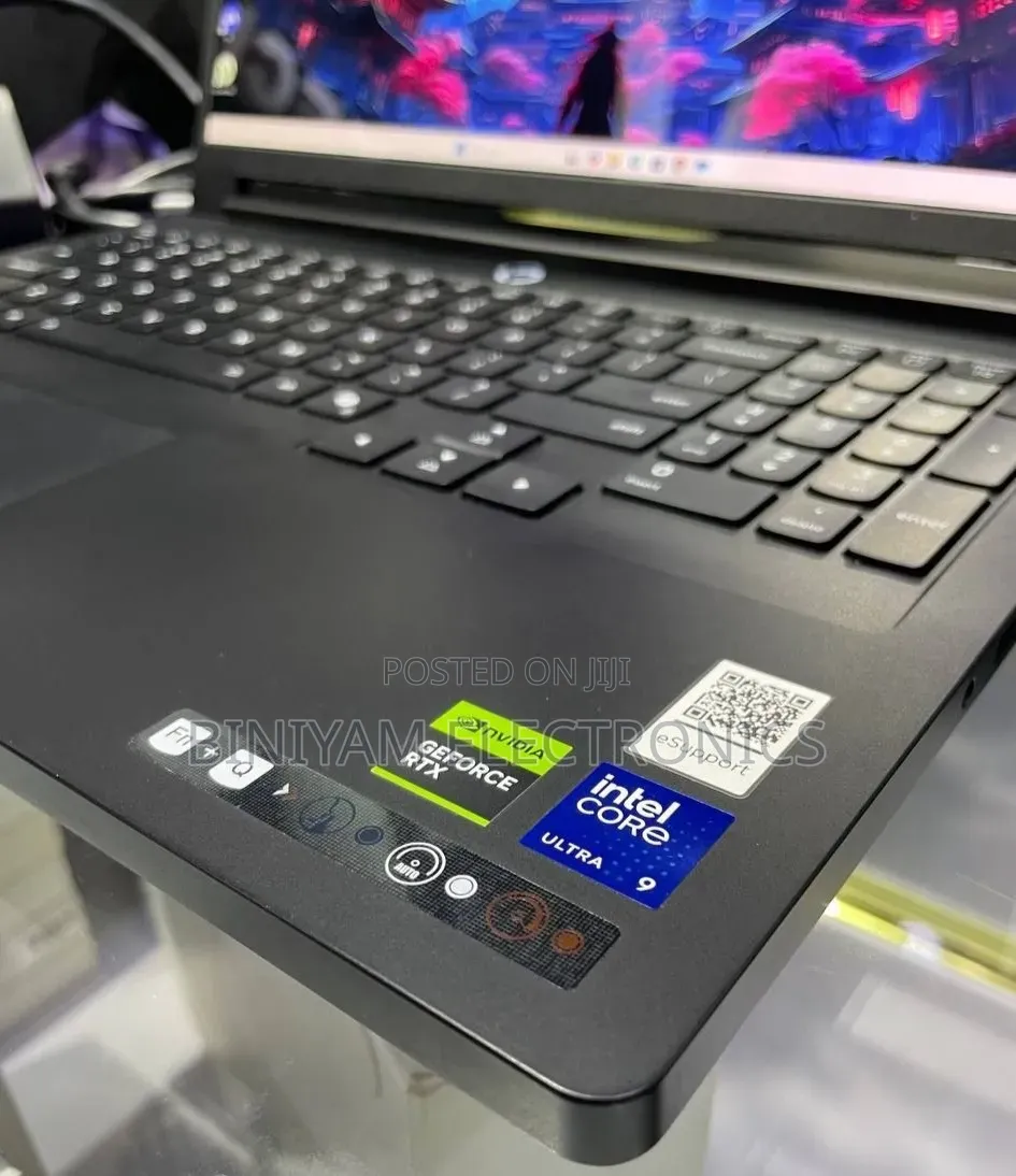 New Laptop Lenovo Legion Pro 7 64GB Intel Core Ultra 9 SSD 2T