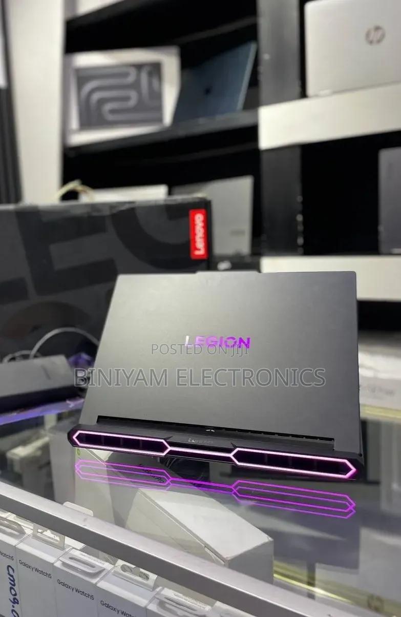 New Laptop Lenovo Legion Pro 7 64GB Intel Core Ultra 9 SSD 2T
