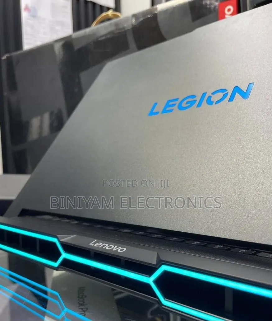 New Laptop Lenovo Legion Pro 7 64GB Intel Core Ultra 9 SSD 2T