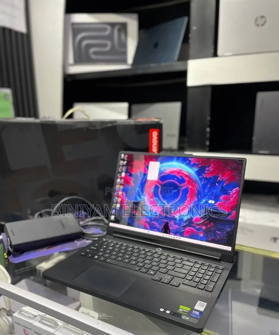 New Laptop Lenovo Legion Pro 7 64GB Intel Core Ultra 9 SSD 2T