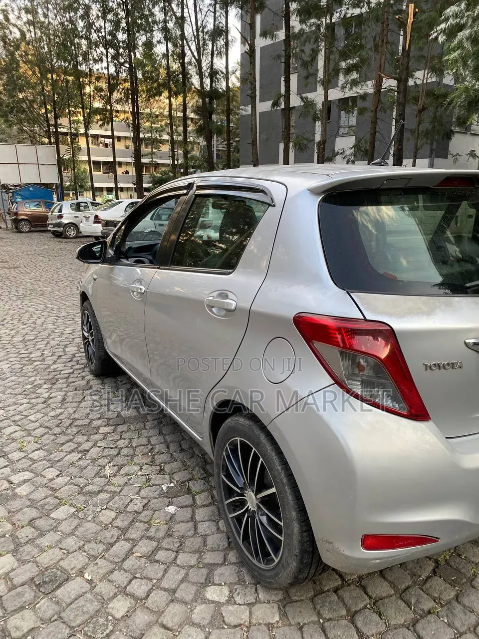 Toyota Yaris 2012 Silver