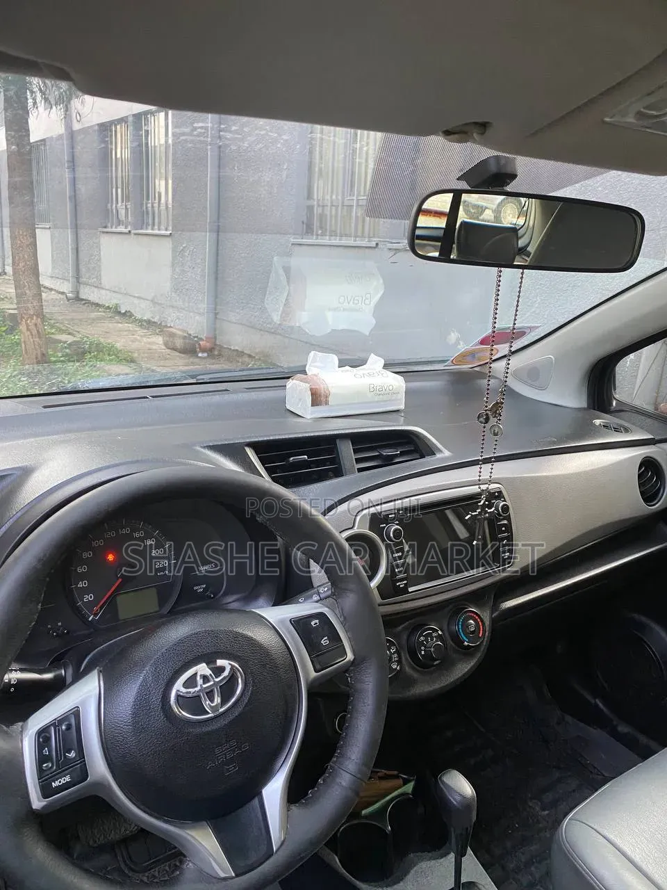 Toyota Yaris 2012 Silver