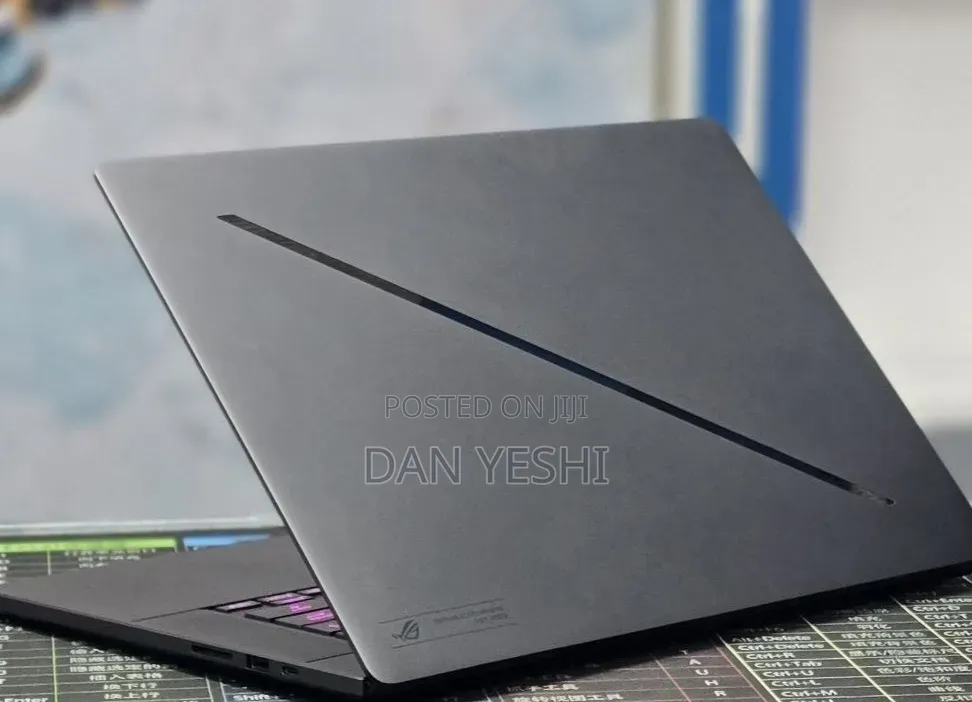 New Laptop Asus ROG Zephyrus G16 16GB Intel Core Ultra 9 SSD 1T