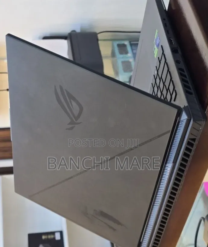 New Laptop Asus ROG Strix G18 40GB Intel Core i9 SSD 1T