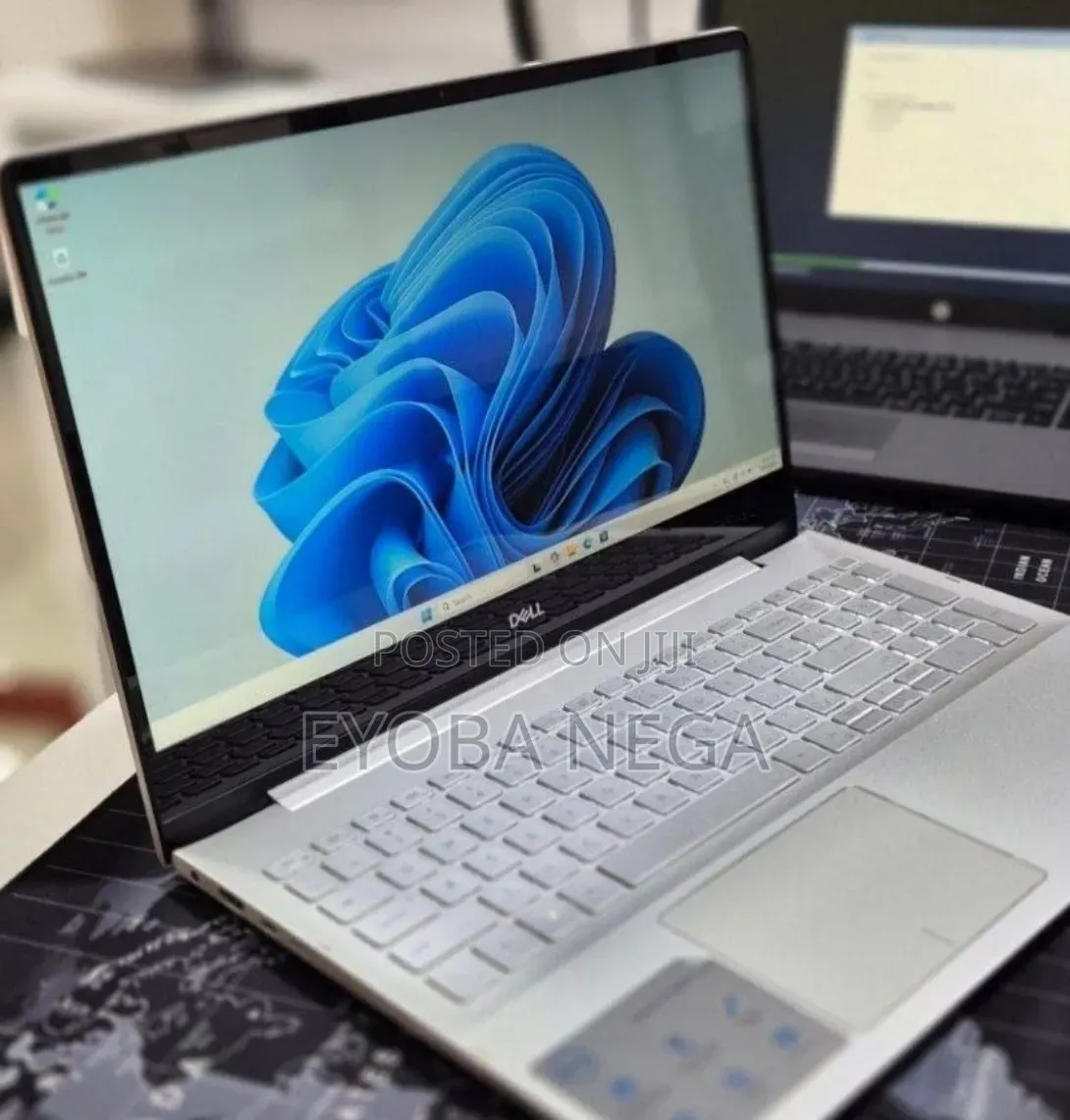 New Laptop Dell Inspiron 15 8GB Intel Core i5 SSD 256GB