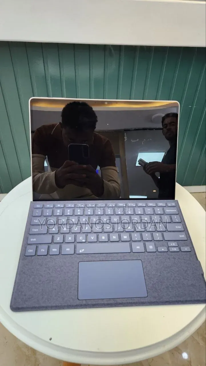 New Laptop Microsoft Surface Pro 9 16GB Intel Core i7 SSD 512GB