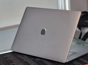 New Laptop Apple MacBook Pro 2018 32GB Intel Core i7 SSD 1T