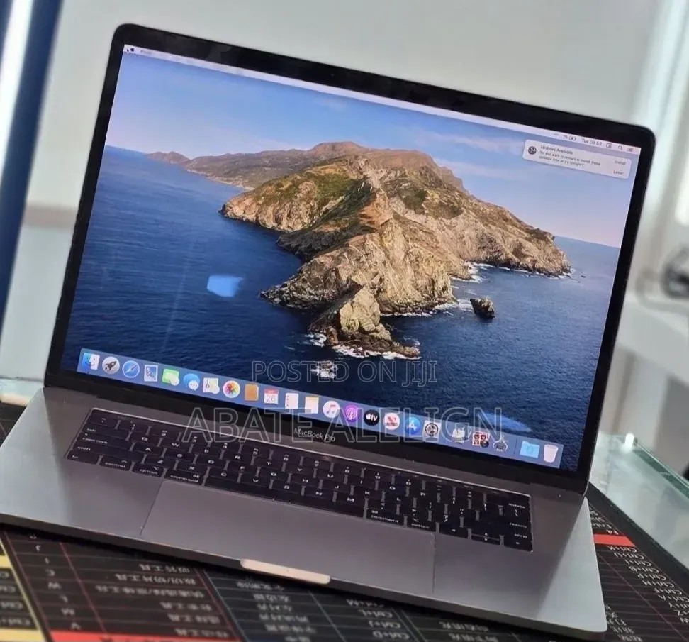 New Laptop Apple MacBook Pro 2018 32GB Intel Core i7 SSD 1T