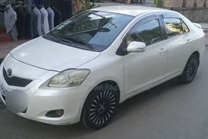 Toyota Yaris 2011 White