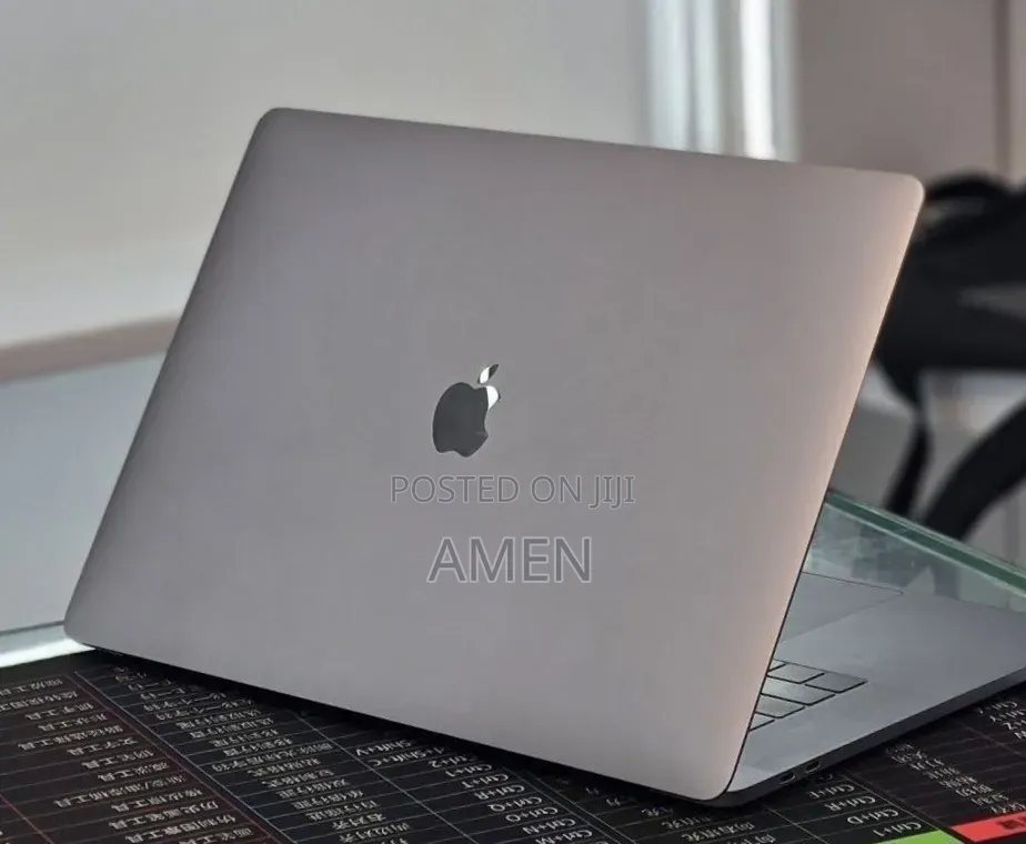 New Laptop Apple MacBook 2018 32GB Intel Core i7 SSD 1T