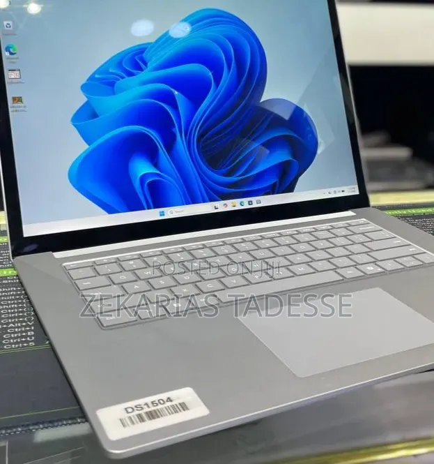 New Laptop Microsoft 16GB Intel Core Ultra 7 SSD 1T