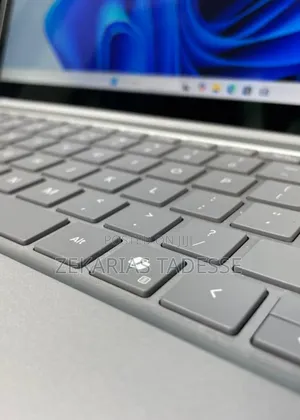 New Laptop Microsoft 16GB Intel Core Ultra 7 SSD 1T