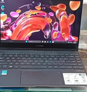 New Laptop Asus ZenBook Flip 14 UX461UA 16GB Intel Core i7 SSD 512GB