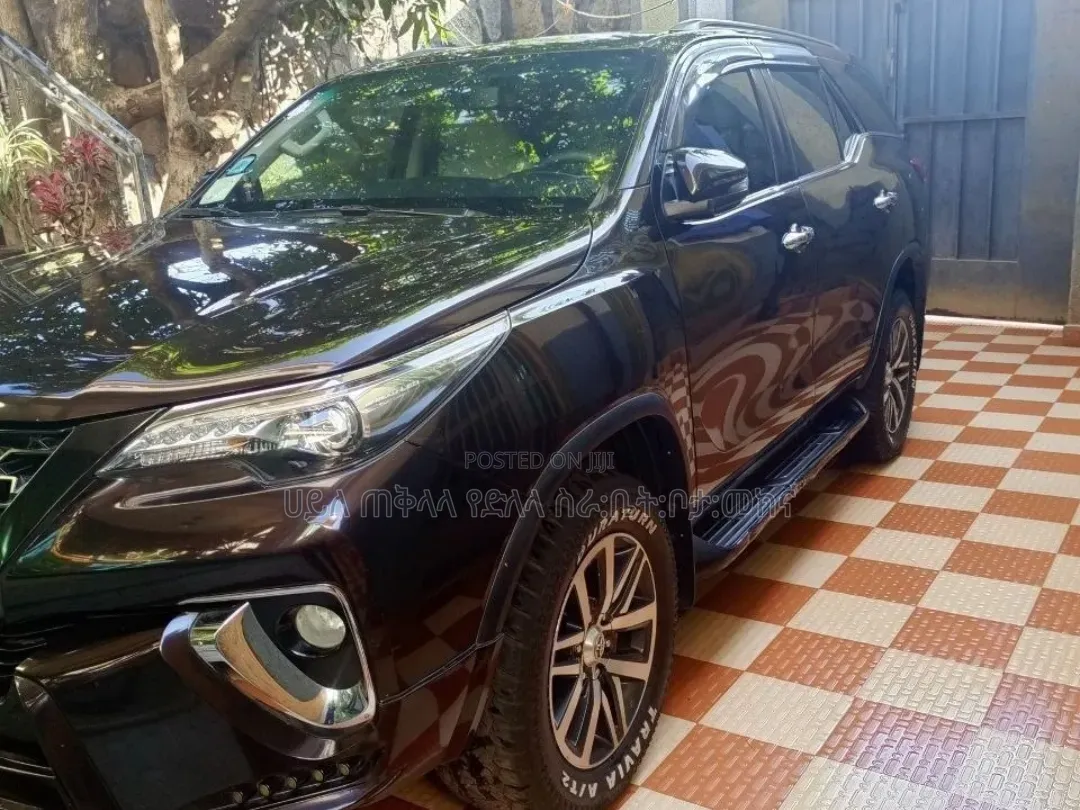 Toyota Fortuner 2018 Matt Black