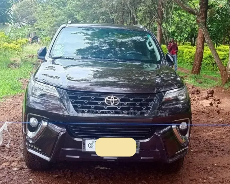 Toyota Fortuner 2018 Matt Black