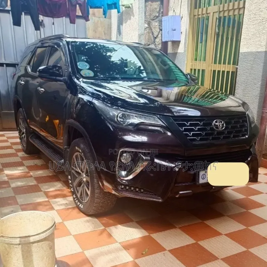 Toyota Fortuner 2018 Matt Black