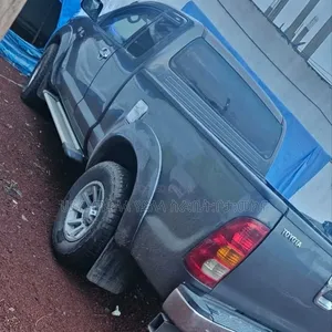 Toyota Hilux 2008 Gray