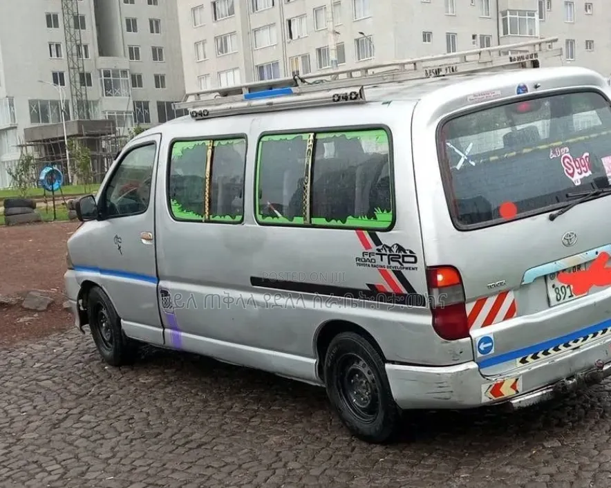 Toyota HiAce 2008 Silver