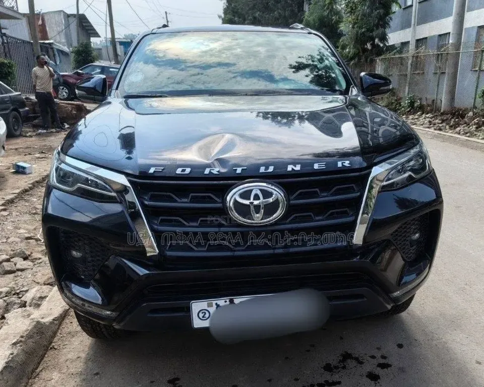 Toyota Fortuner 2022 Matt Black