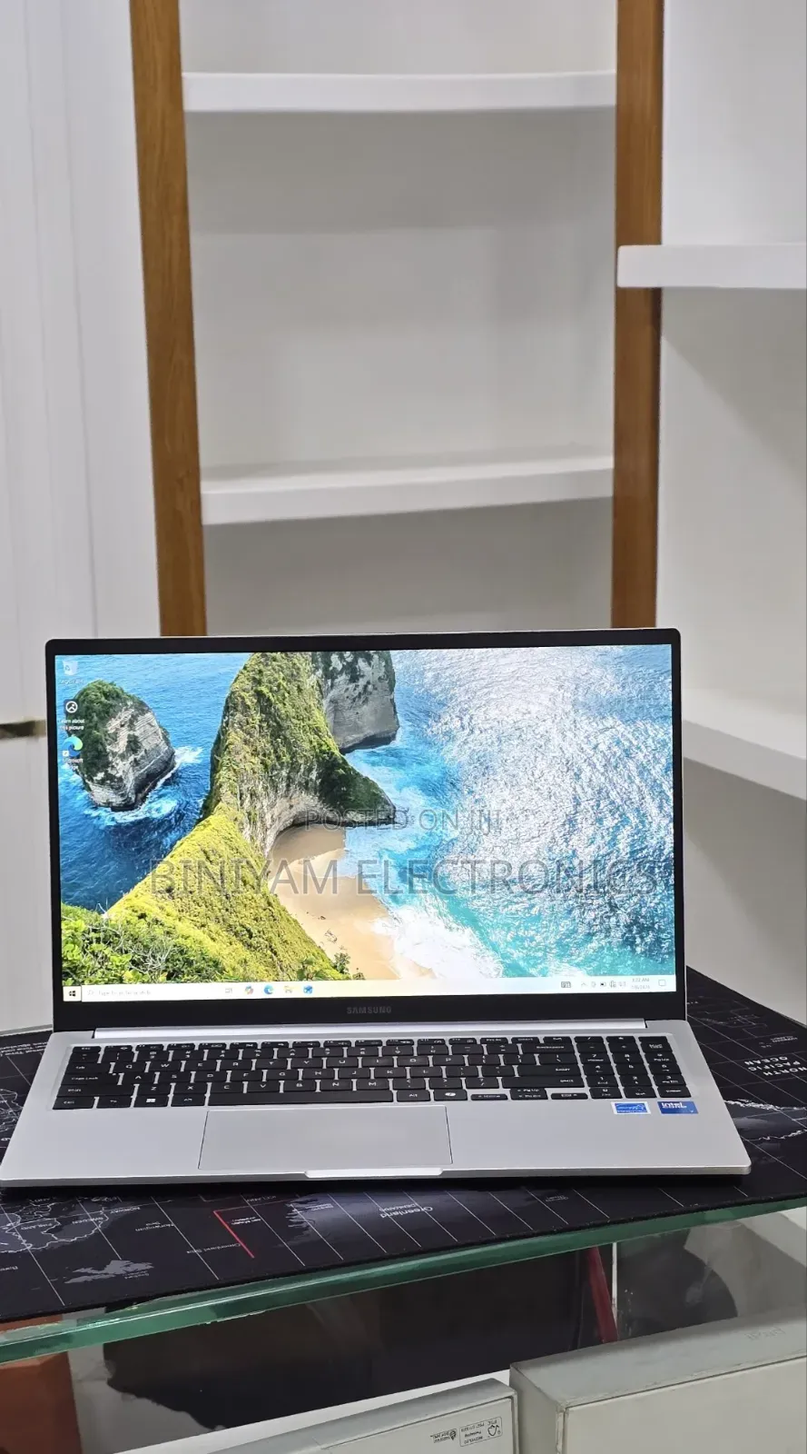 New Laptop Samsung Galaxy Book4 16GB Intel Core i7 SSD 512GB