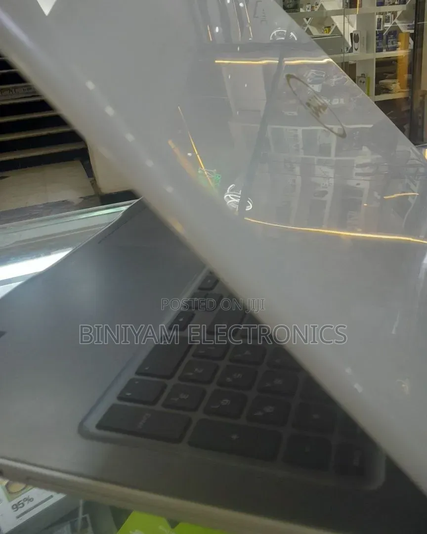 New Laptop Dell Inspiron 15 5567 16GB Intel Core i7 SSD 512GB