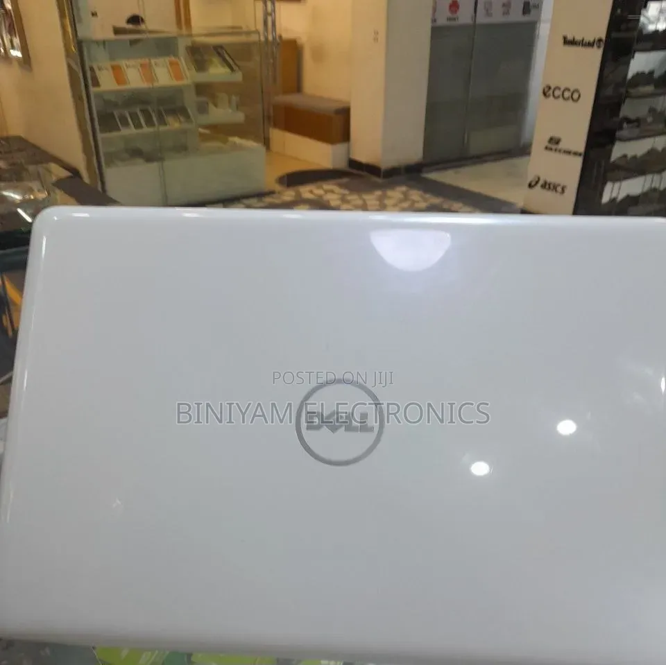 New Laptop Dell Inspiron 15 5567 16GB Intel Core i7 SSD 512GB