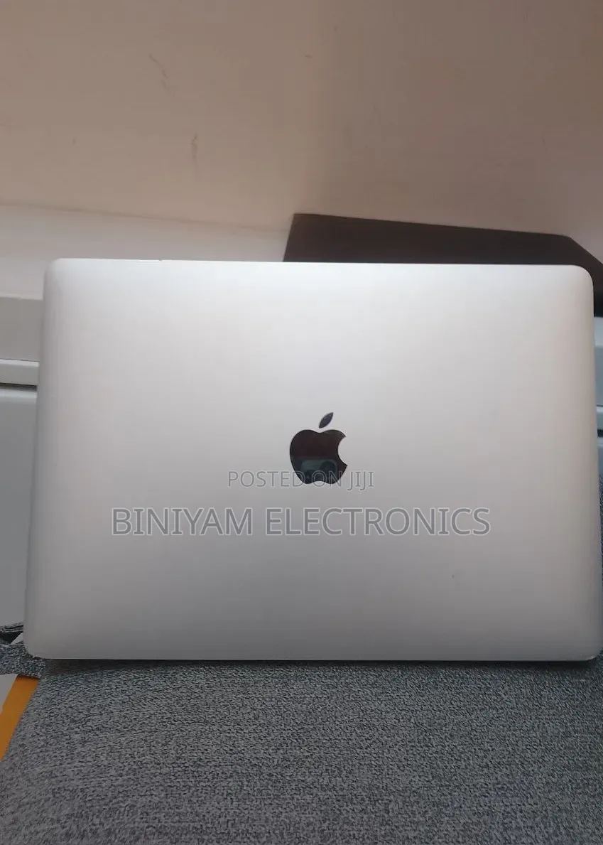 New Laptop Apple MacBook Air 8GB Apple M1 SSD 256GB