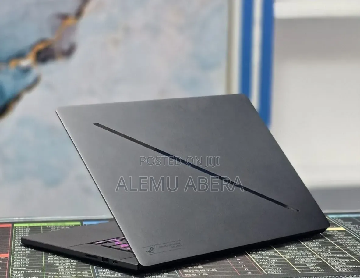 New Laptop Asus ROG Zephyrus G16 16GB Intel Core Ultra 9 SSD 1T