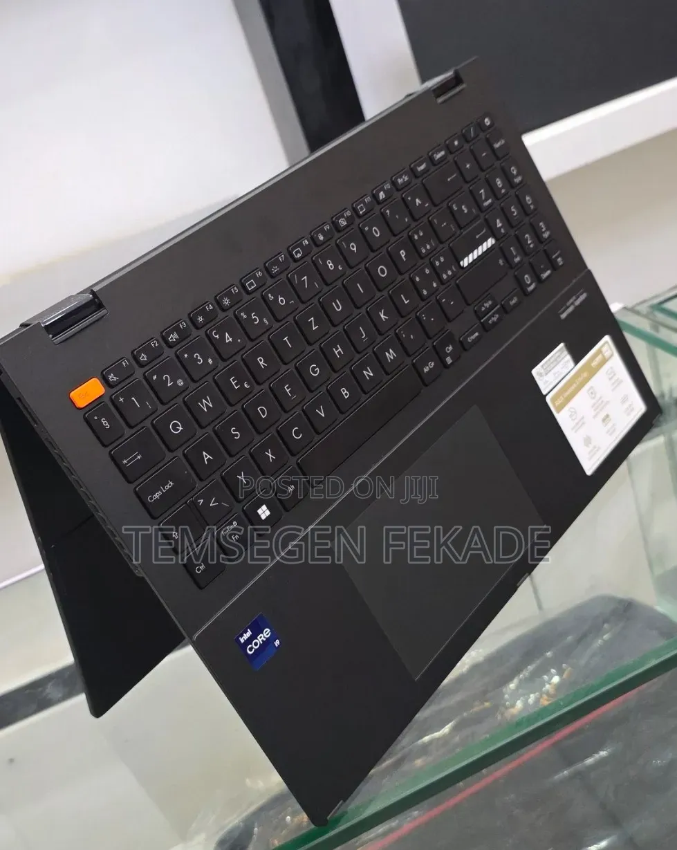 New Laptop Asus Vivobook 16 16GB Intel Core i9 SSD 1T