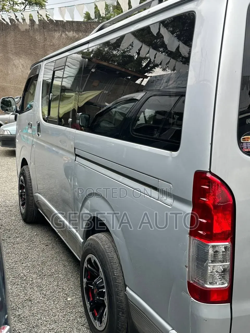 Toyota HiAce 2009 Silver
